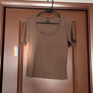 Brown short sleeve top